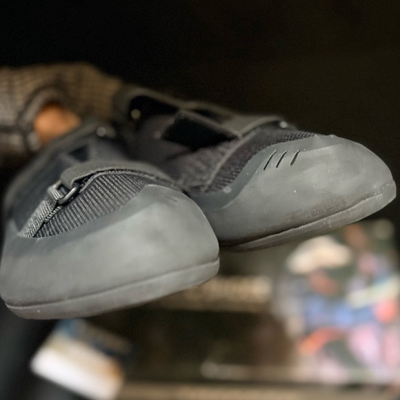 Trekker | NIB Lightweight Breathable Core Rock Climbing Shoes - M7 W8.5, Black - Picture 2 of 11